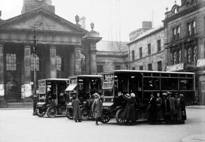 Munitions workers catching bus