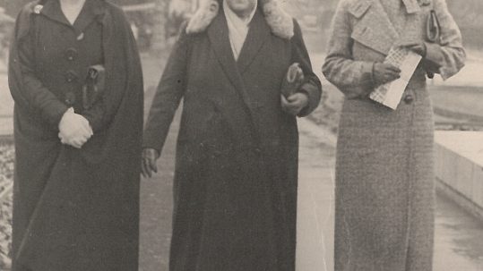 Selina Cooper (centre), Women Against War and Fascism delegation to Munich, Oct 1934 Courtesy of Lancashire Archives, Archive ref: DDX1137 5/120
